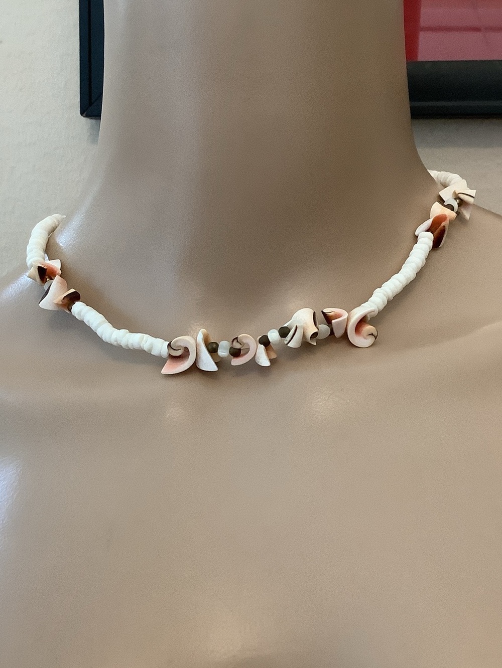 Handmade White and Peach Shell Choker Necklace